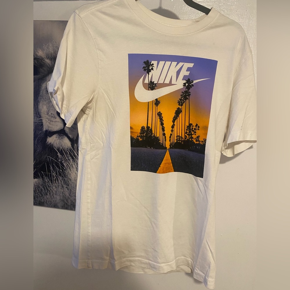 Nike sunset tee